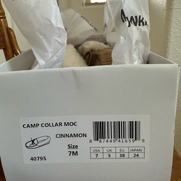 Minnetonka Moccasin slippers - Picture 11 of 12